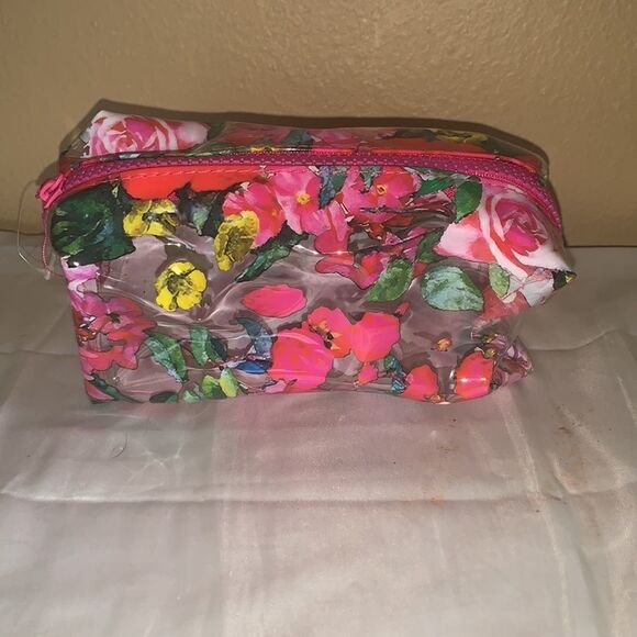 Makeup Kit - Picture 3 of 3